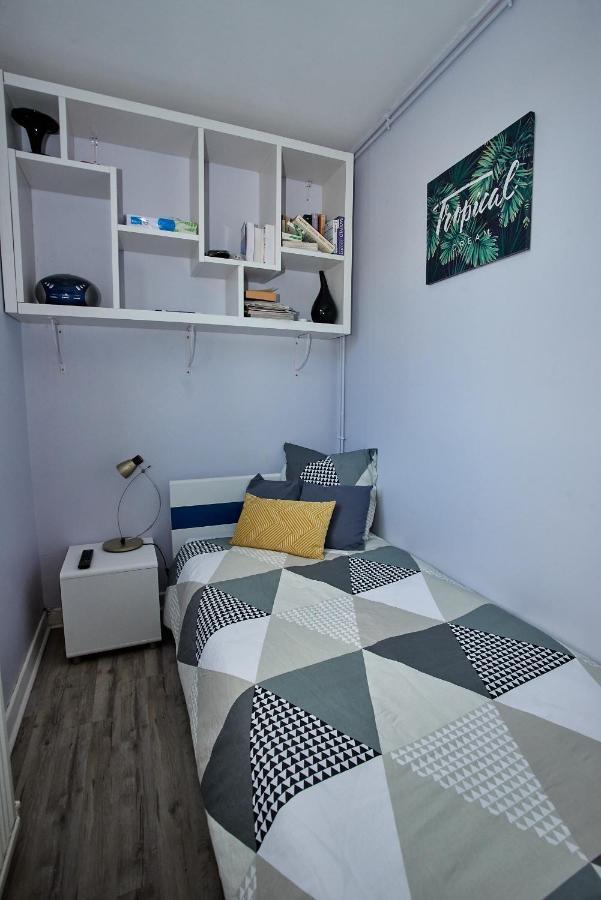 Chambres A Louer Dans Appartement Balcon - Wifi - Parking Gratuit 讷韦尔 外观 照片